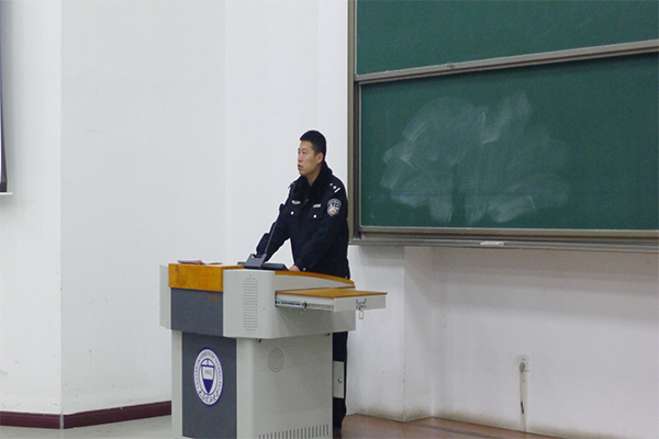 我院成功举办校园贷安全知识教育讲座 我院成功举办校园贷安全知识教育讲座