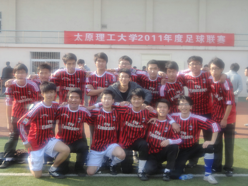 我院足球队完胜,获校足球联赛季军 我院足球队完胜,获校足球联赛季军